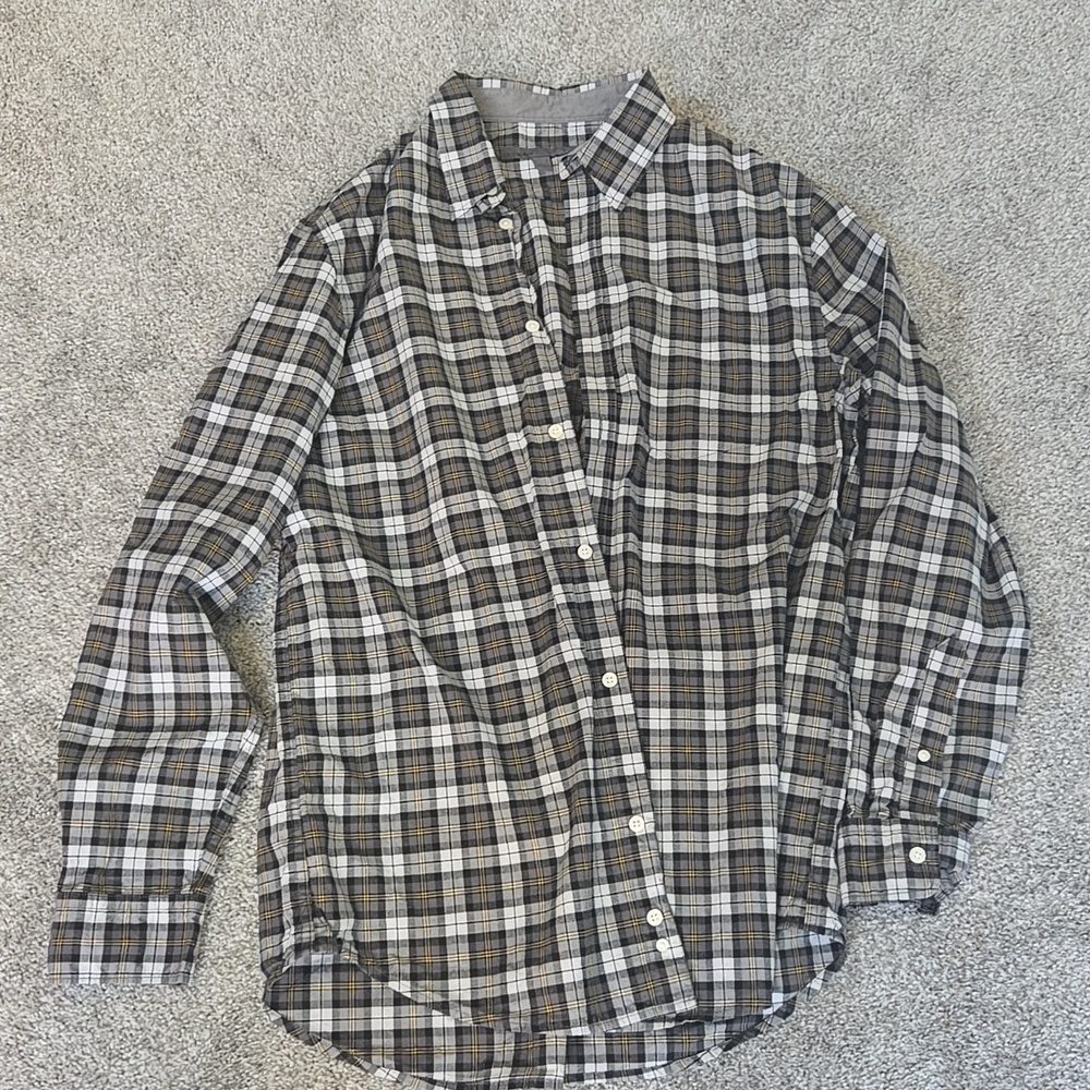 Old navy long sleeve button down shirt size large